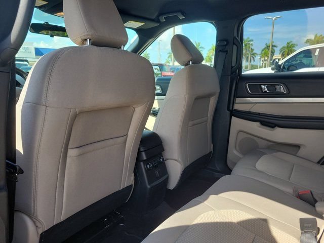 Certified 2018 Ford Explorer XLT FWD image 14