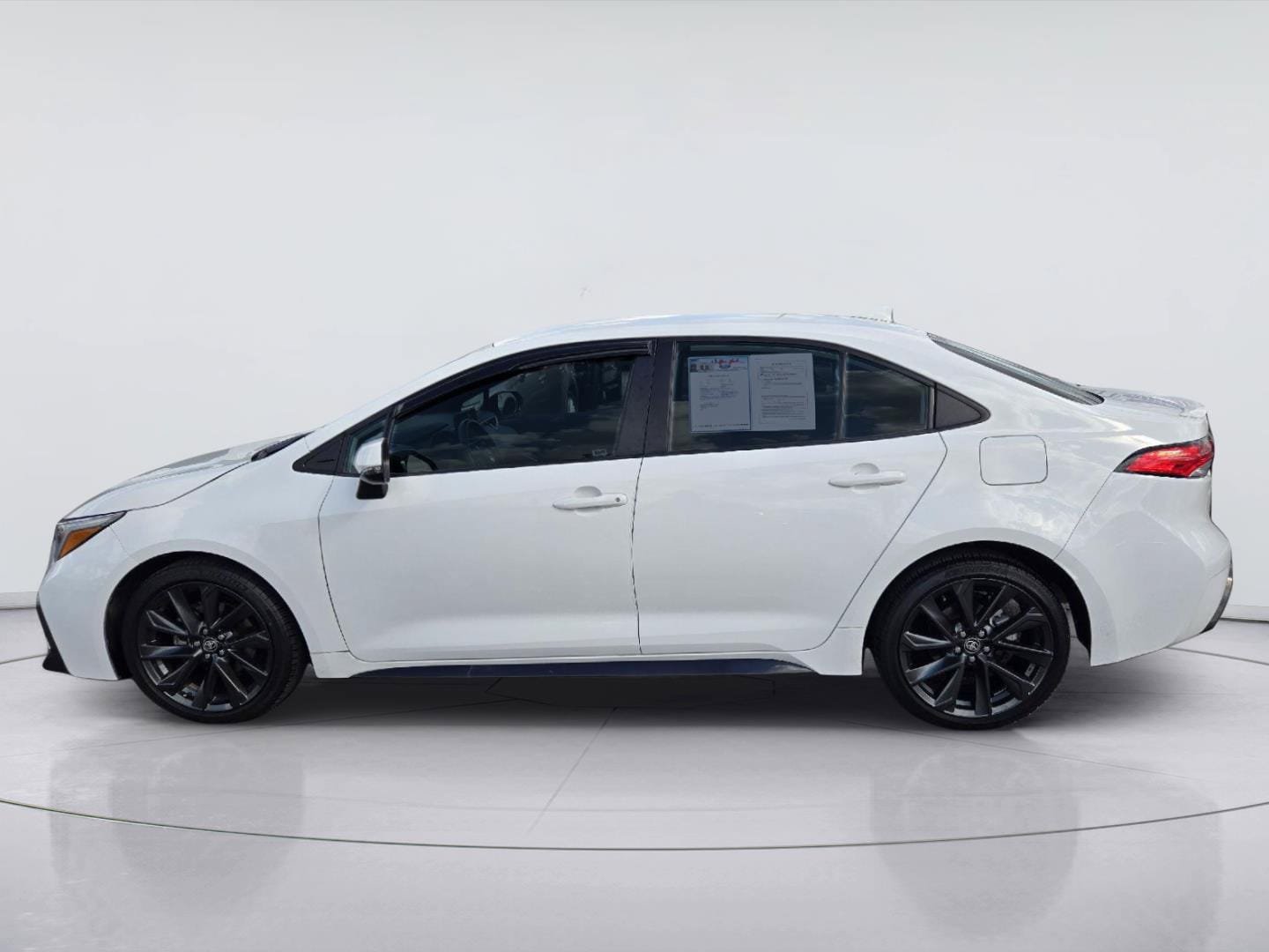 Used 2024 Toyota Corolla SE FWD image 5