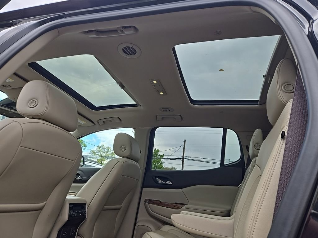 Used 2019 GMC Acadia Denali w/ Technology Package AWD/4WD image 10