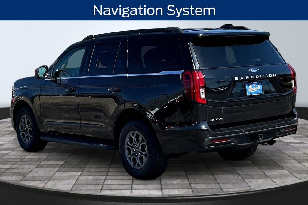 Certified 2025 Ford Expedition Active AWD/4WD image 4