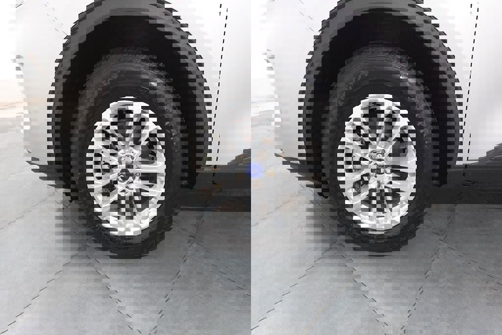 Certified 2020 Ford Escape SE image 29