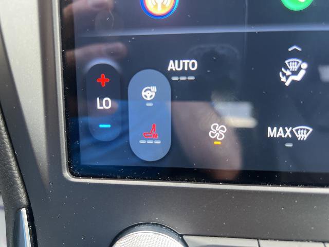 Certified 2024 Ford Edge Titanium image 32