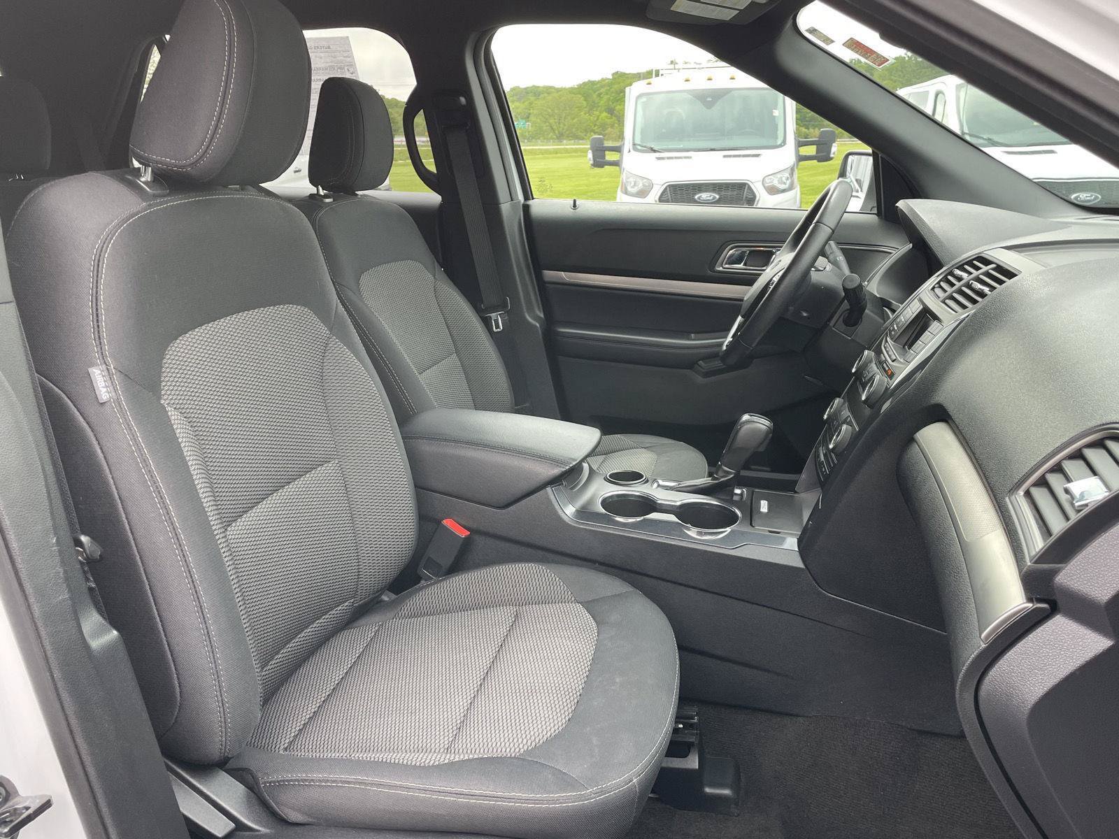 Certified 2018 Ford Explorer XLT FWD image 23