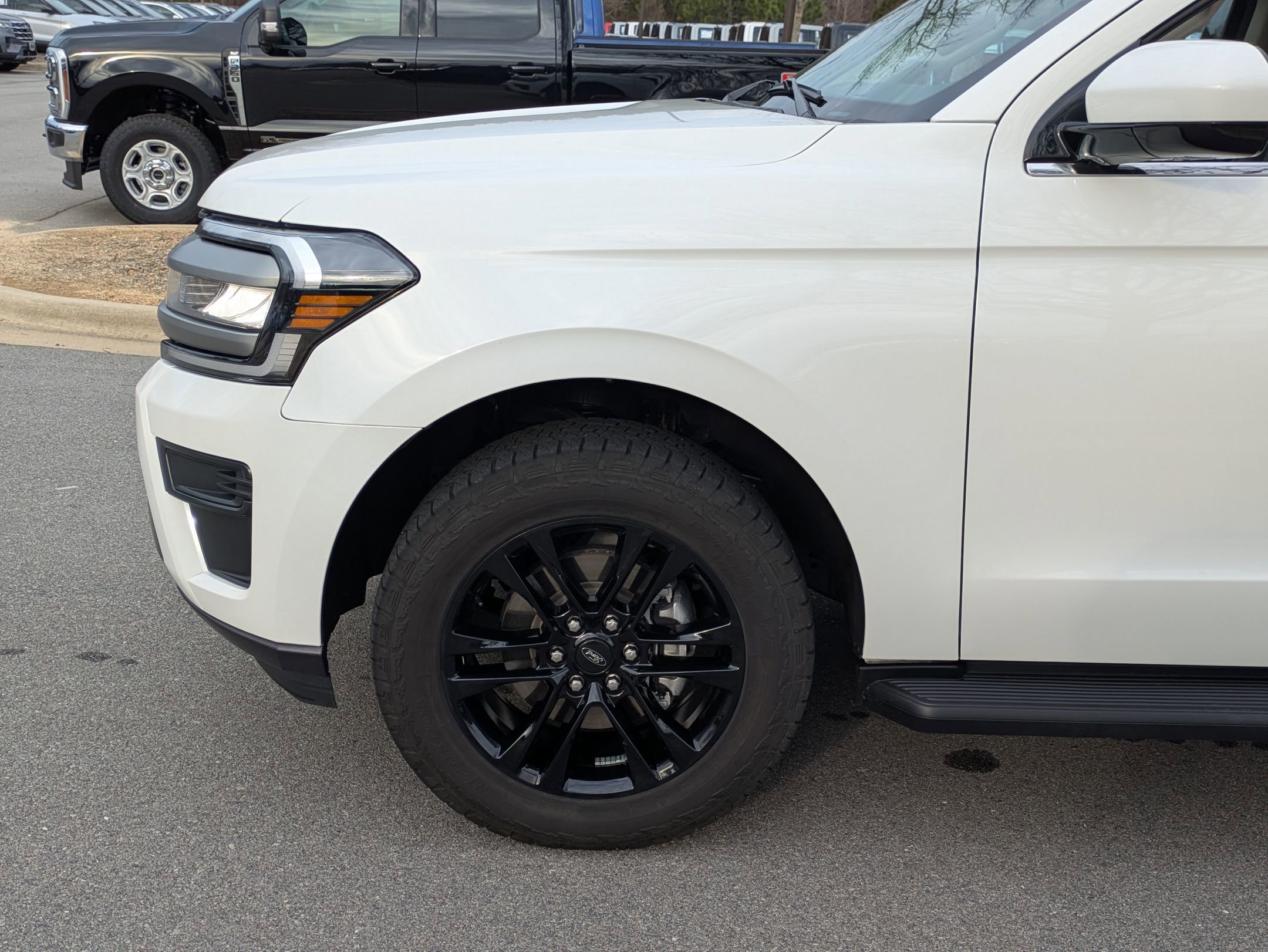 Certified 2024 Ford Expedition XLT image 11