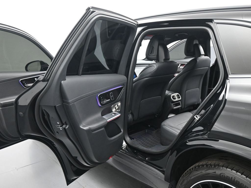 Used 2025 Mercedes-Benz GLC 300 image 17