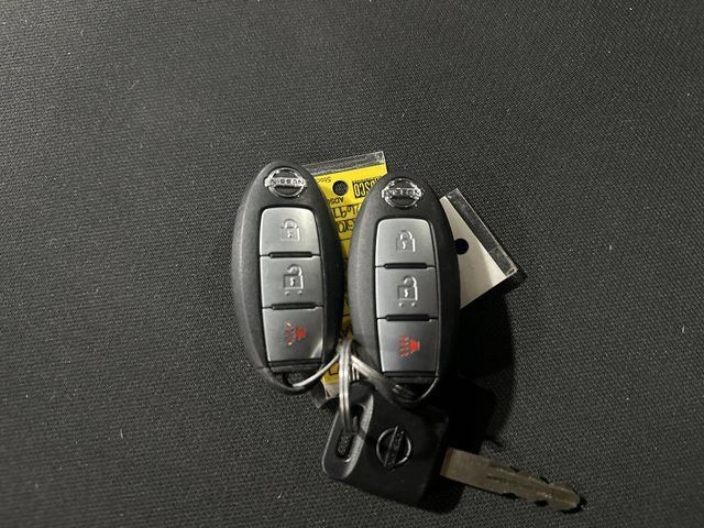 Used 2018 Nissan Titan SV AWD/4WD image 33