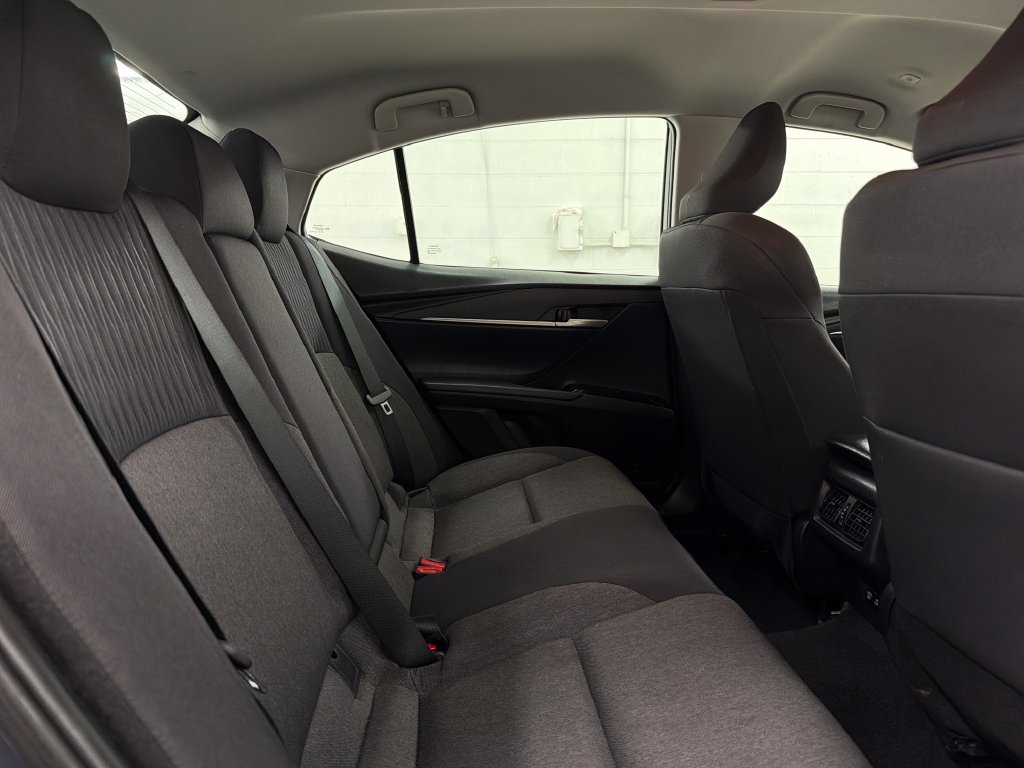 Used 2025 Toyota Camry LE FWD image 29