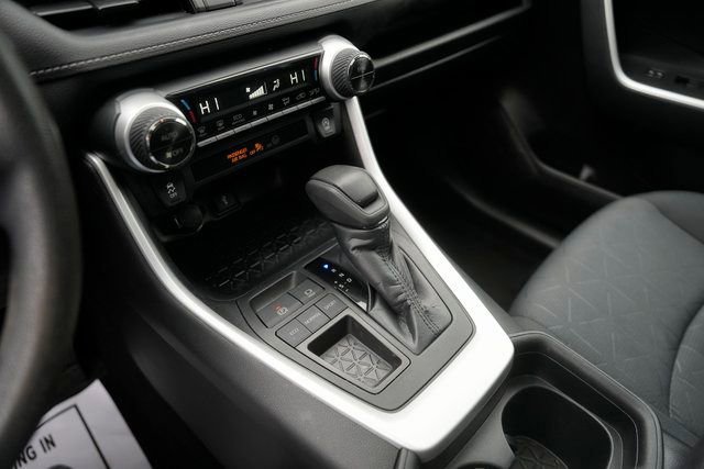 Used 2021 Toyota RAV4 XLE w/ Convenience Package image 28