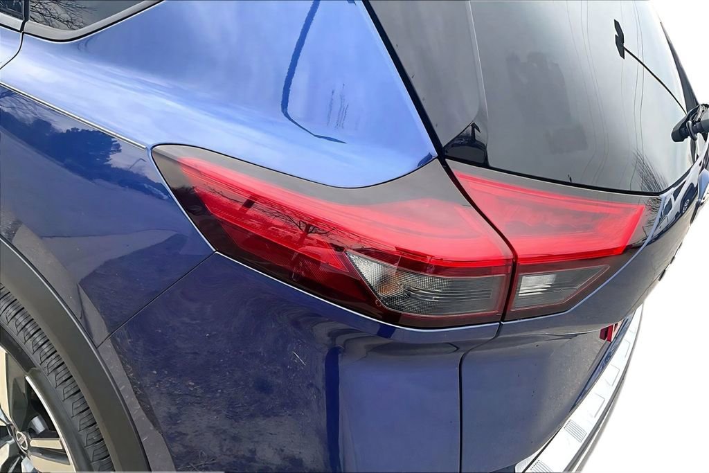 Used 2021 Nissan Rogue Platinum AWD/4WD image 26