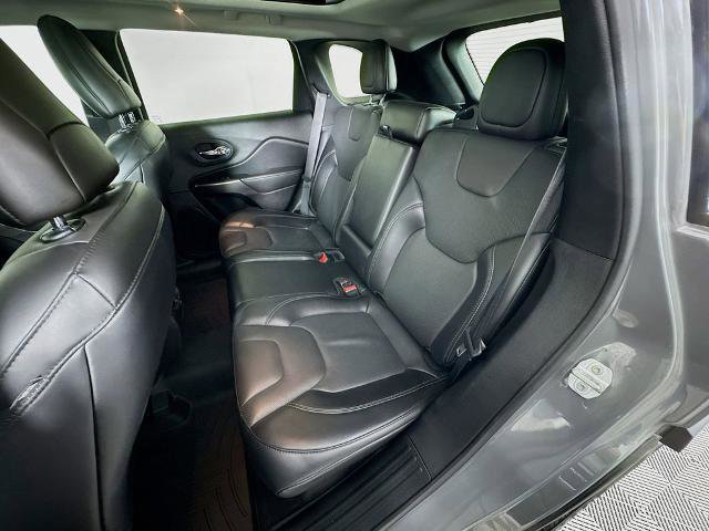 Used 2021 Jeep Cherokee Limited AWD/4WD image 23