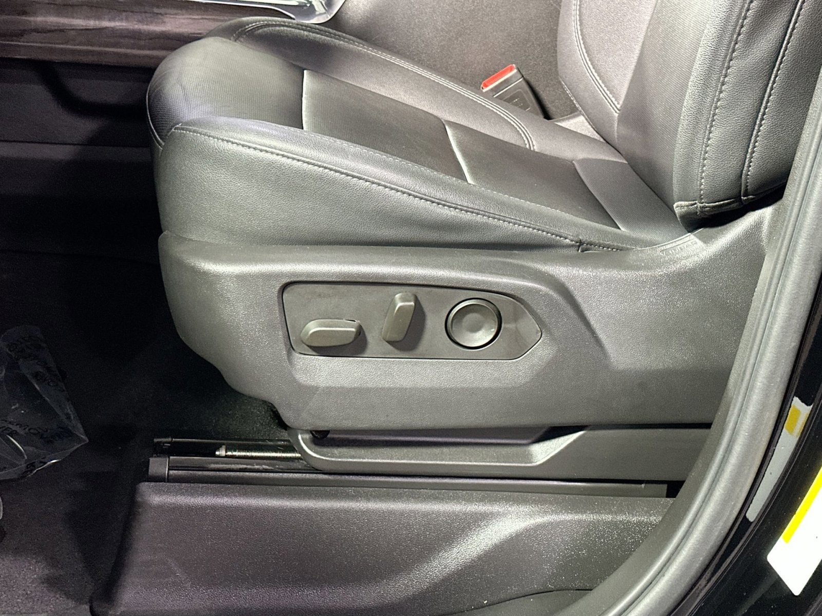 Used 2023 Chevrolet Silverado 1500 LTZ image 13