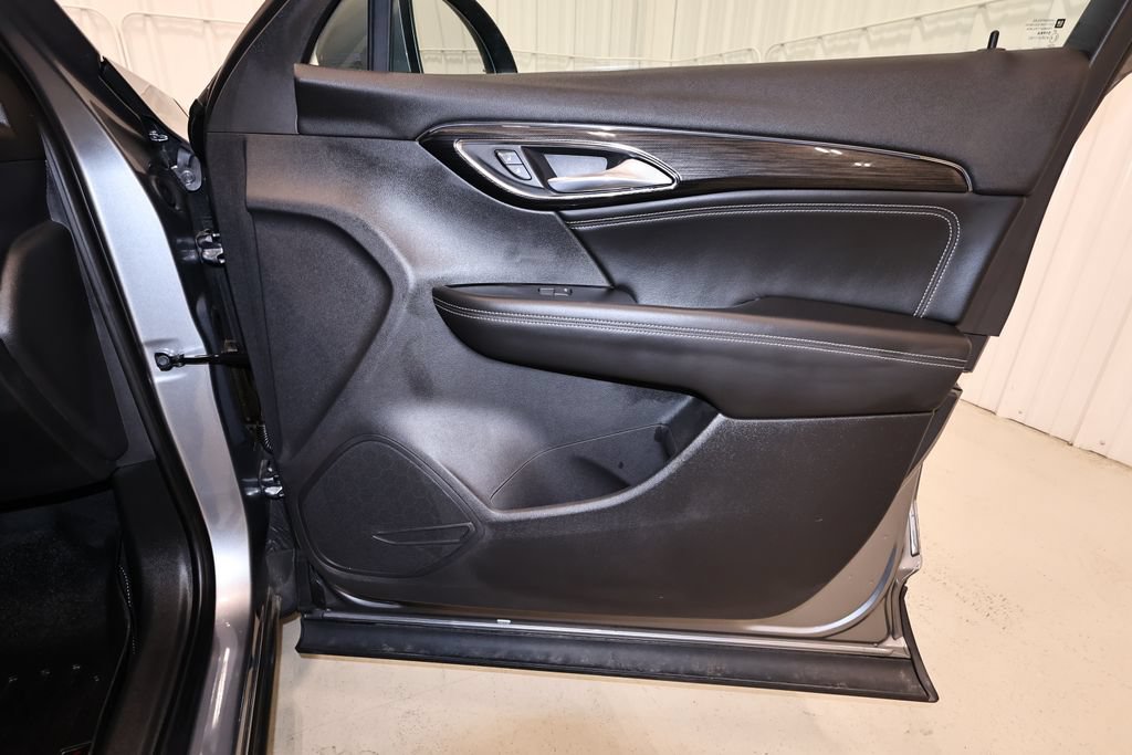 Used 2021 Buick Envision Essence FWD image 19