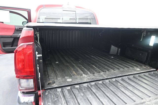 Used 2021 Toyota Tacoma SR5 AWD/4WD image 16
