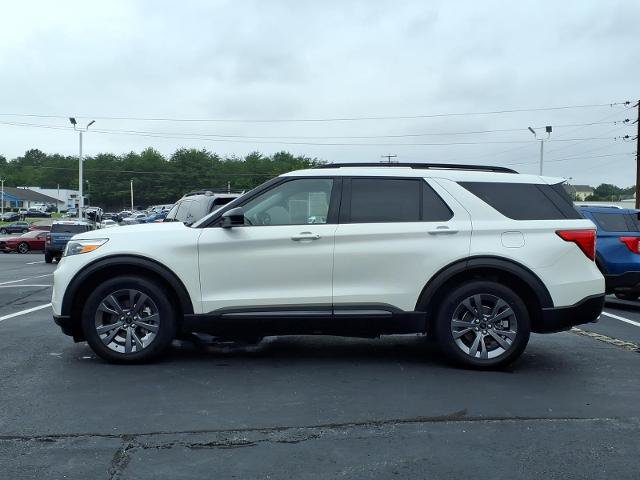 Certified 2022 Ford Explorer XLT w/ Equipment Group 202A AWD/4WD image 2