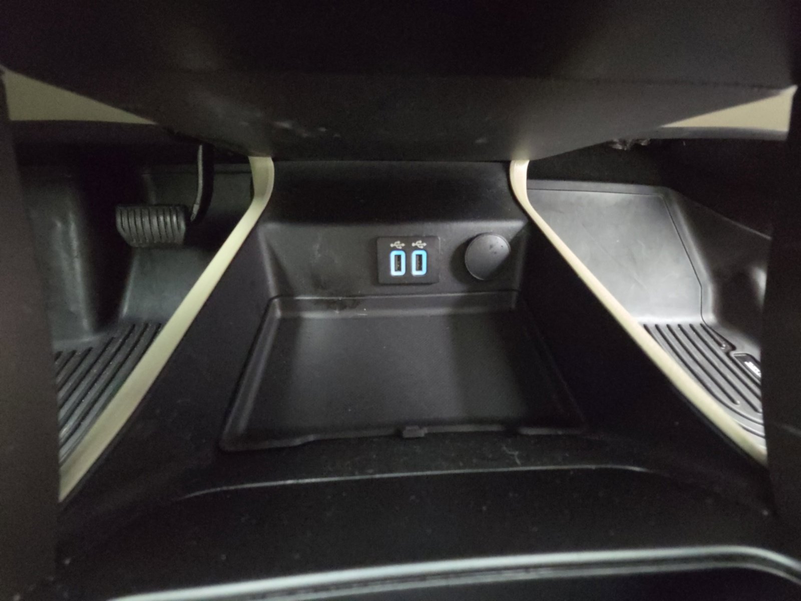Certified 2020 Ford Fusion SE FWD image 43