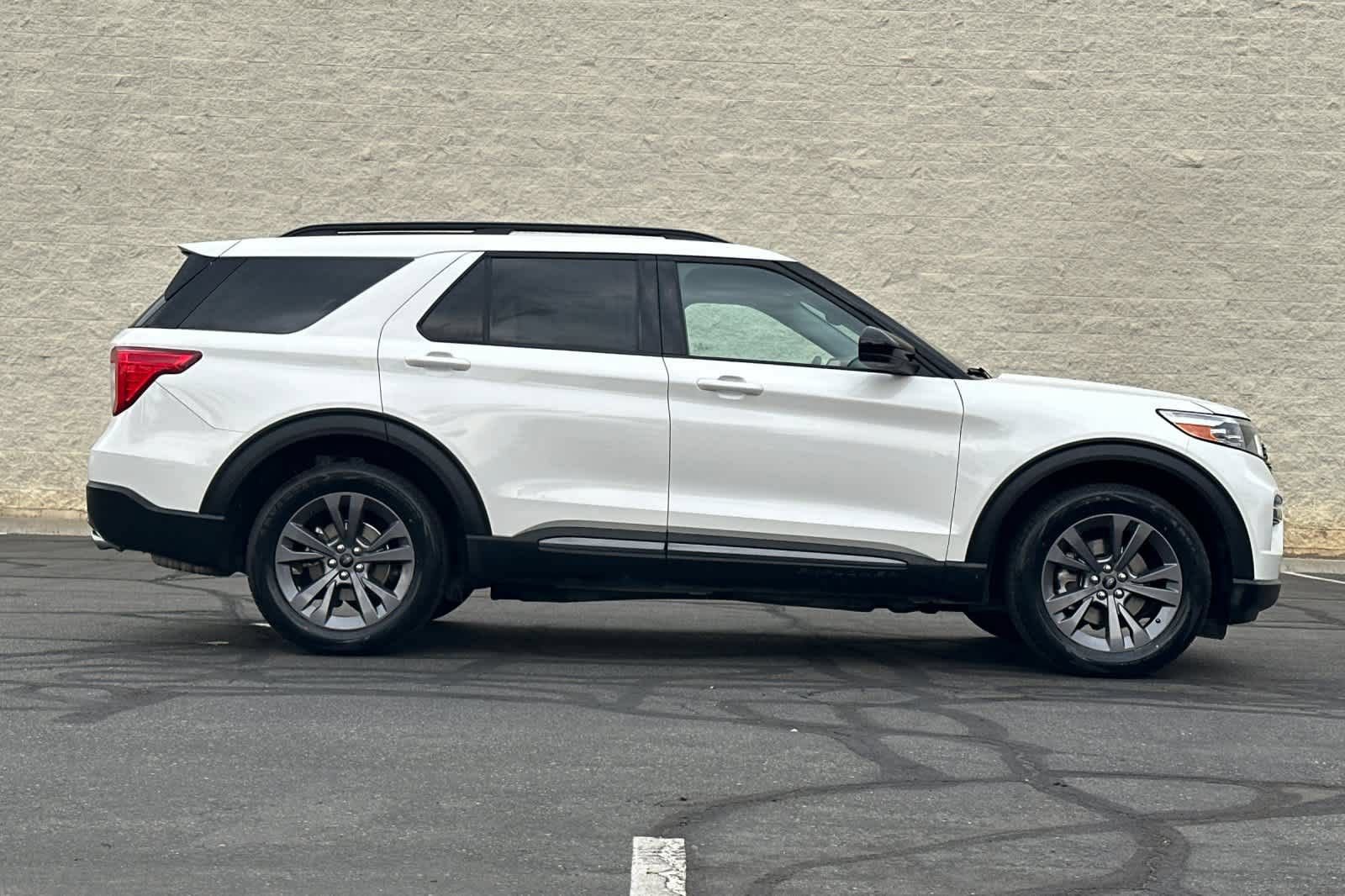 Certified 2023 Ford Explorer XLT w/ Equipment Group 202A AWD/4WD image 9