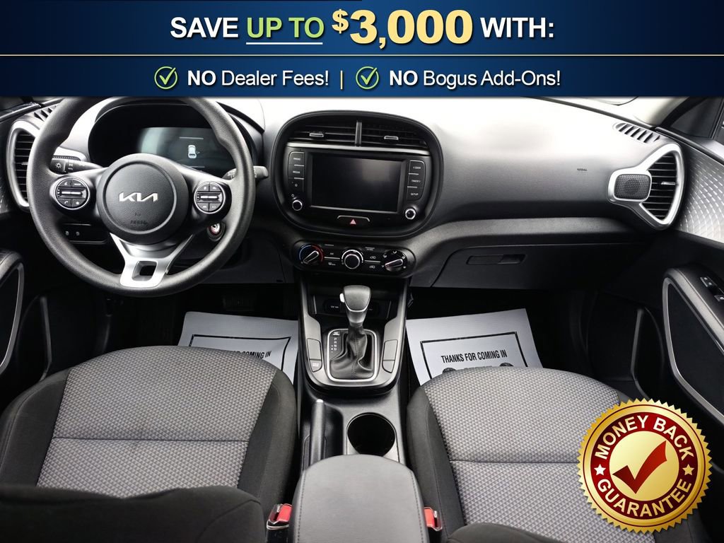 Used 2025 Kia Soul LX w/ LX Technology Package FWD image 17