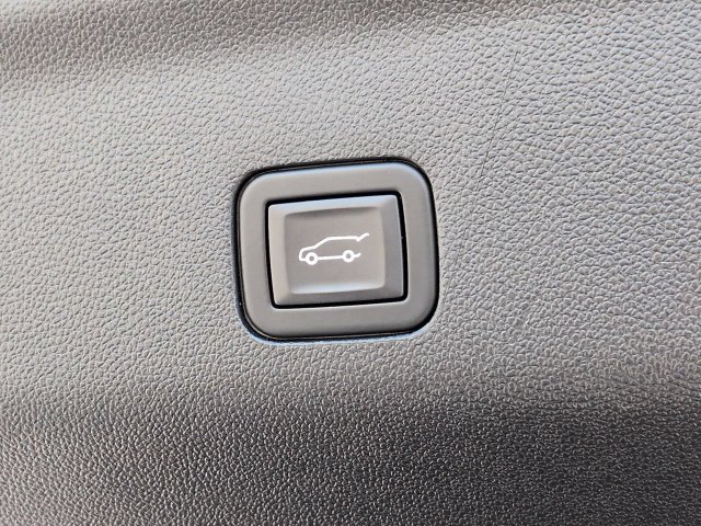 Used 2024 GMC Yukon Denali RWD image 14