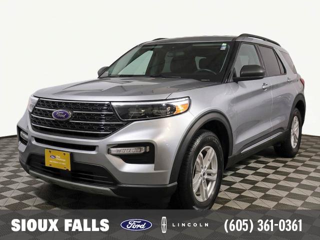 Certified 2024 Ford Explorer XLT w/ Equipment Group 202A AWD/4WD image 1