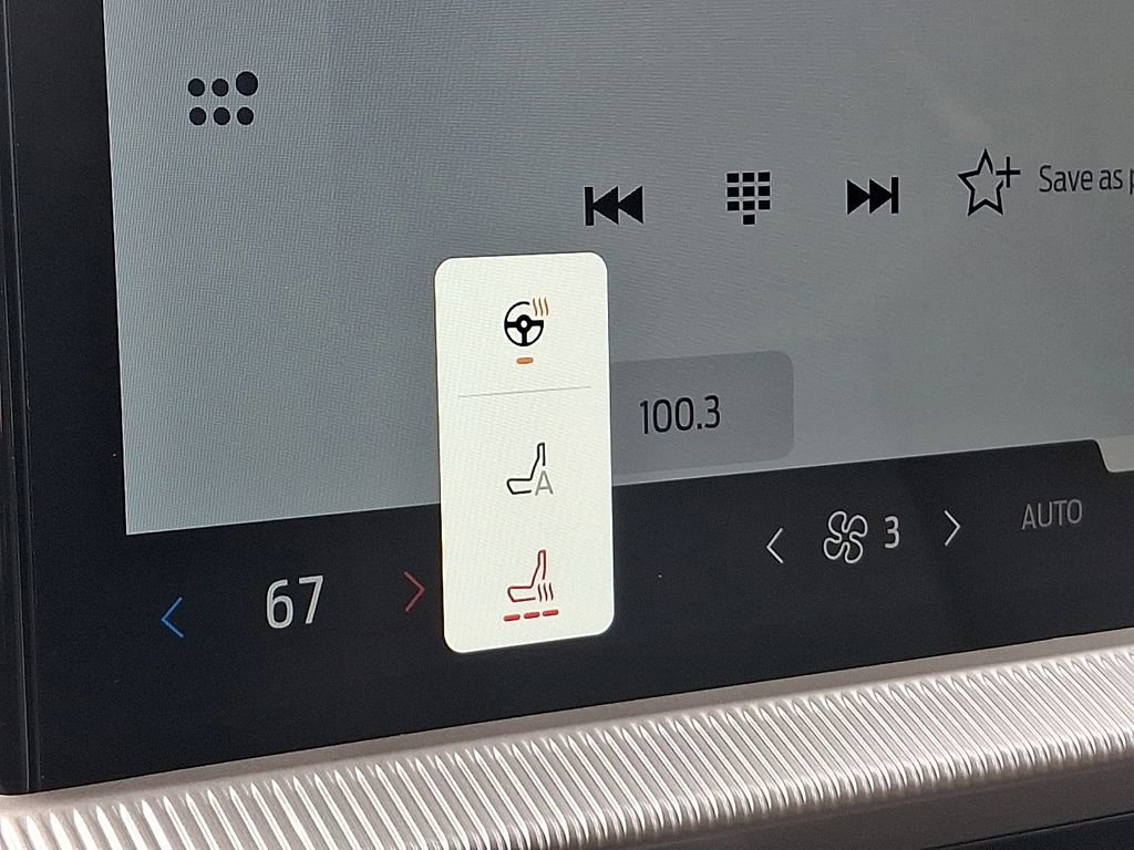 Certified 2025 Ford Explorer Active w/ Active Comfort Package image 24