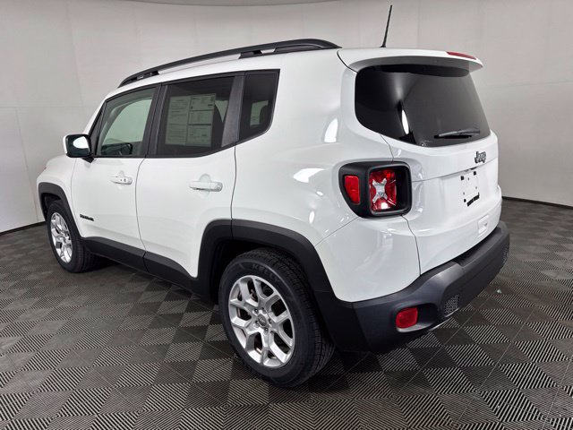 Used 2018 Jeep Renegade Latitude FWD image 6