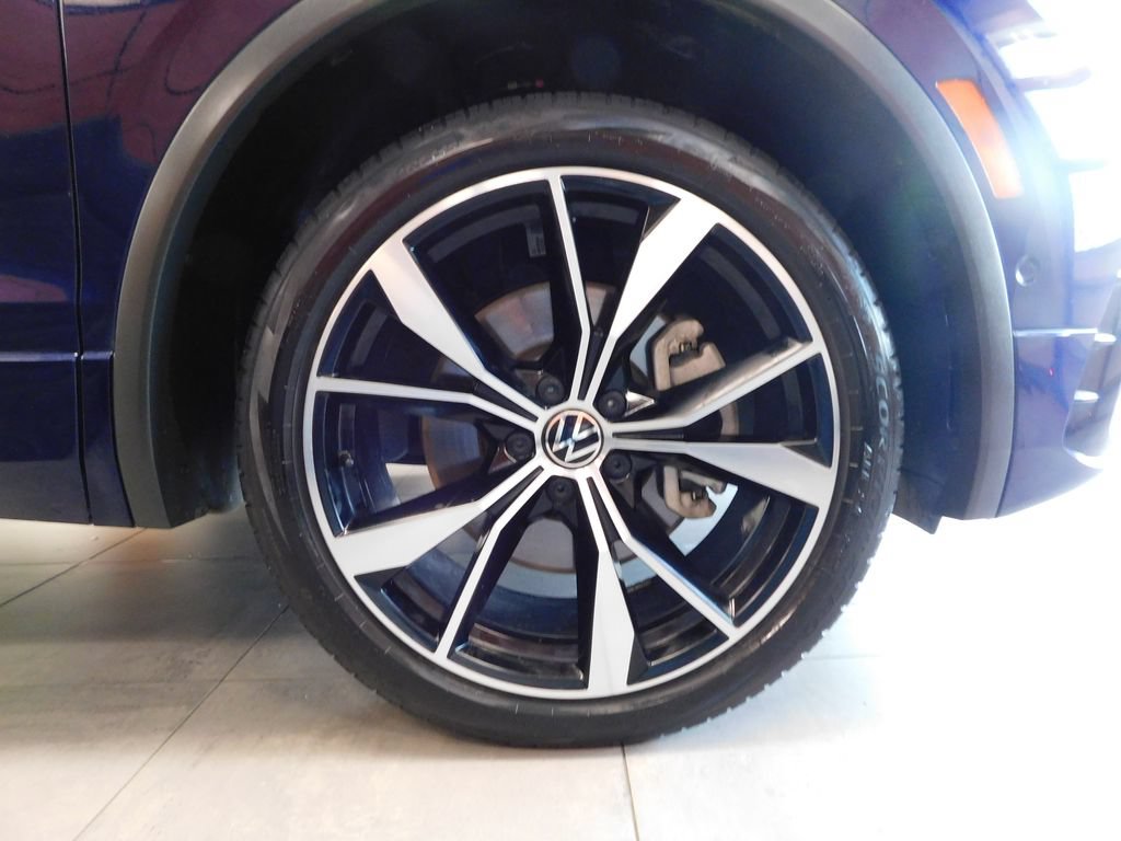 Used 2022 Volkswagen Tiguan SEL R-Line AWD/4WD image 11