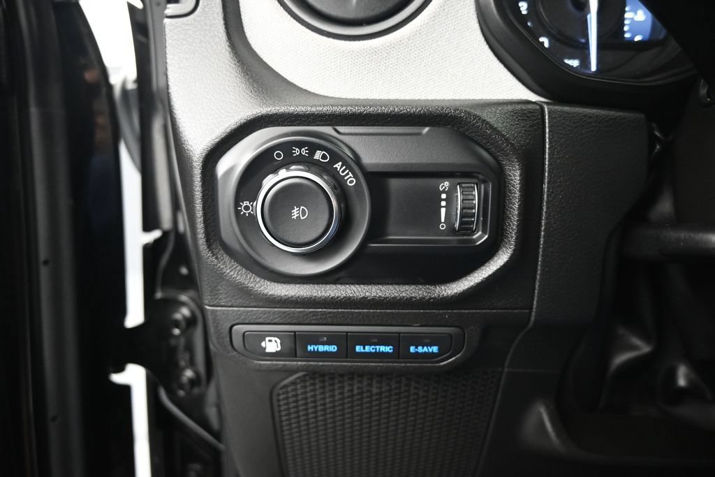 Used 2024 Jeep Wrangler Unlimited AWD/4WD image 12