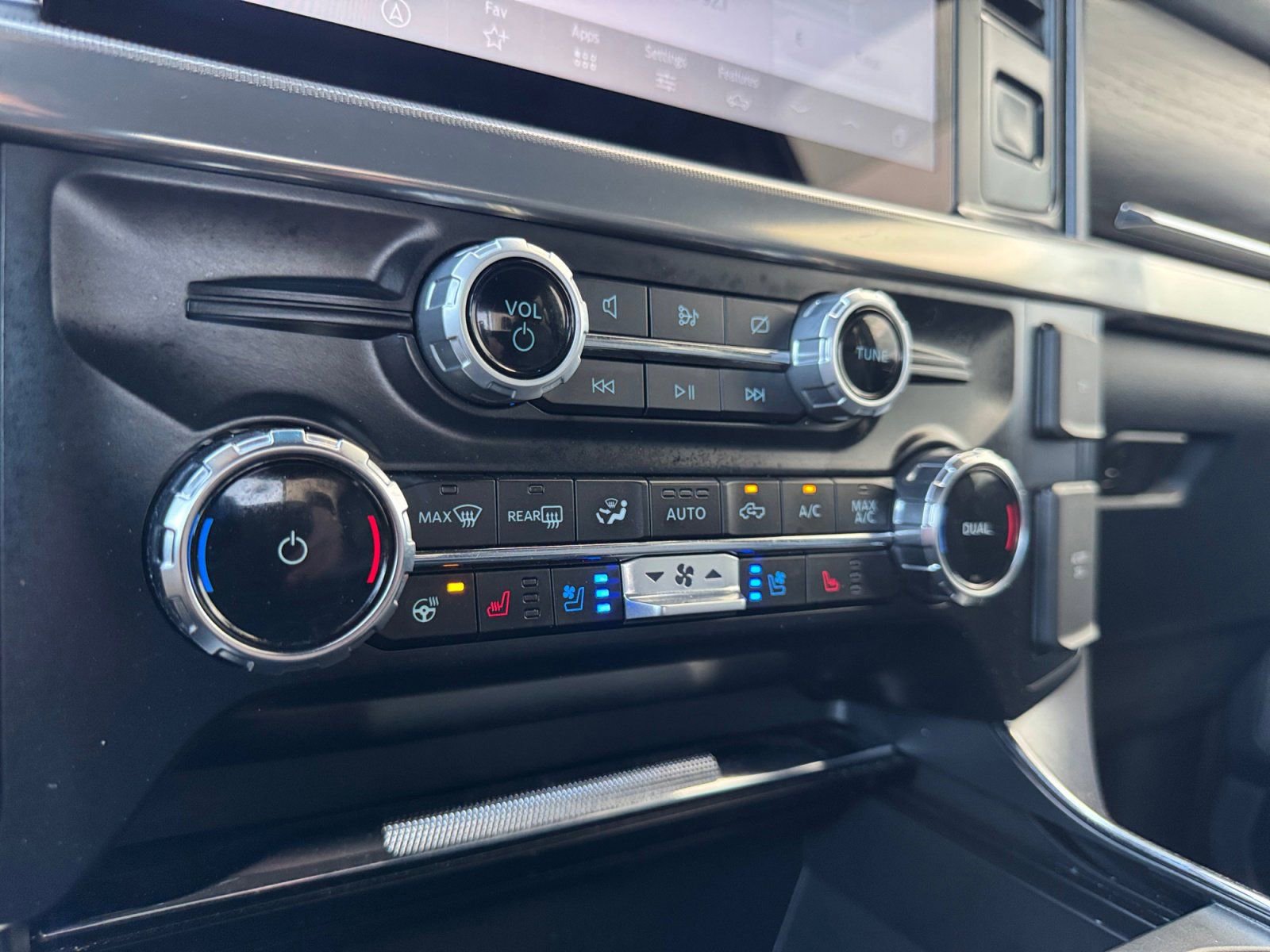 Certified 2024 Ford F150 Lariat image 26