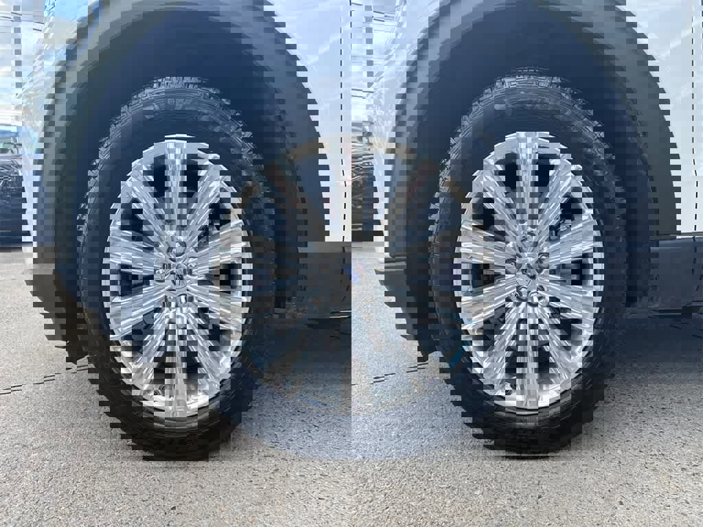 Certified 2022 Ford Explorer Limited w/ Hybrid Equipment Group 310A image 9