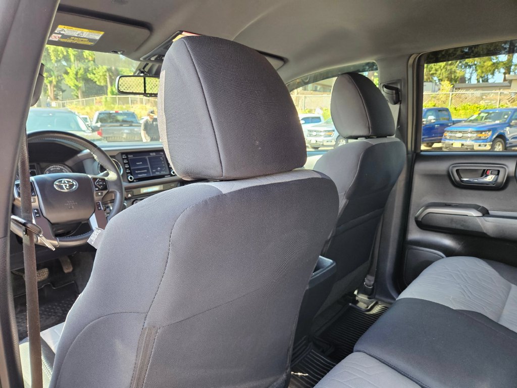 Used 2022 Toyota Tacoma TRD Off-Road AWD/4WD image 15