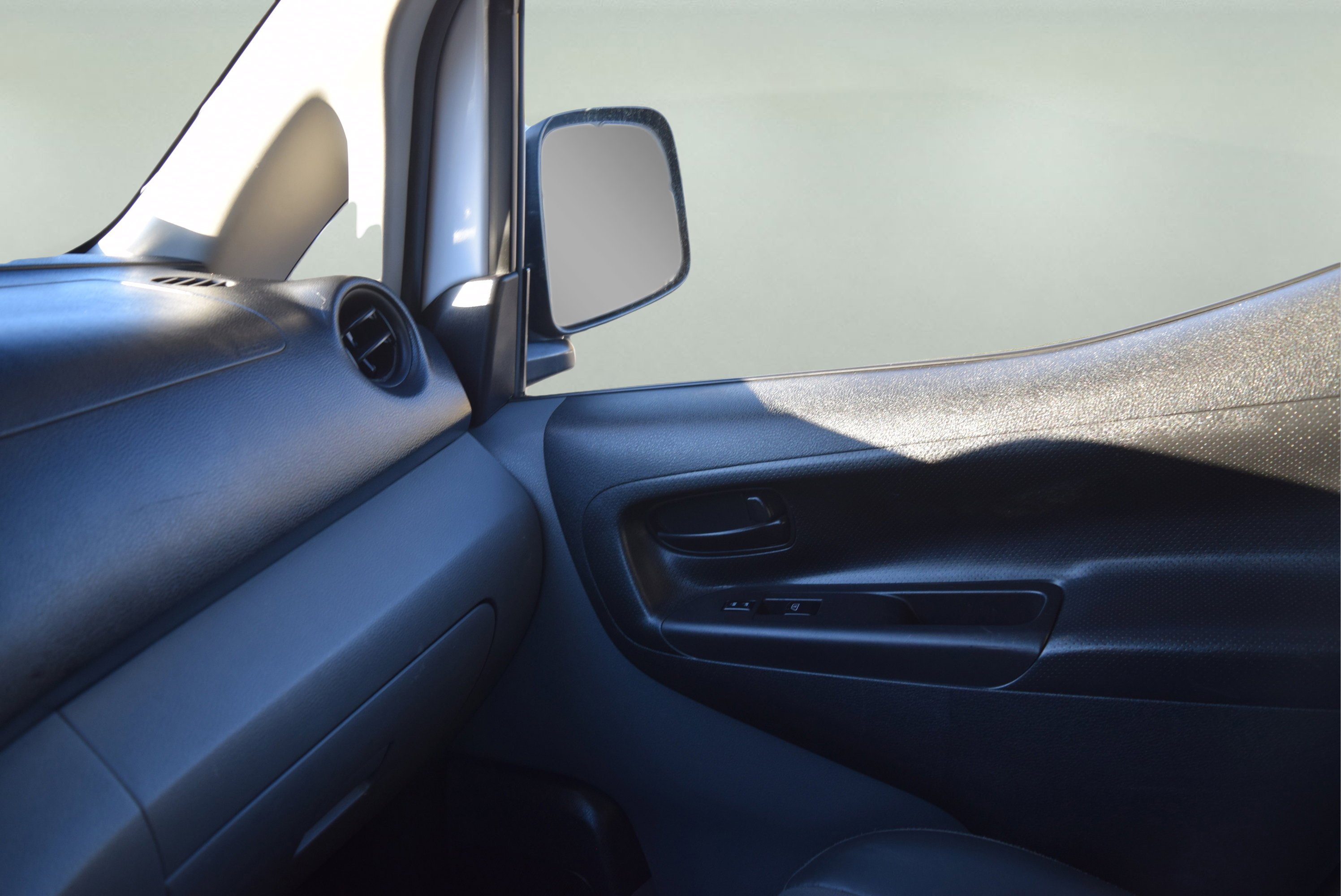 Used 2020 Nissan NV200 S w/ Back Door Glass Package image 14