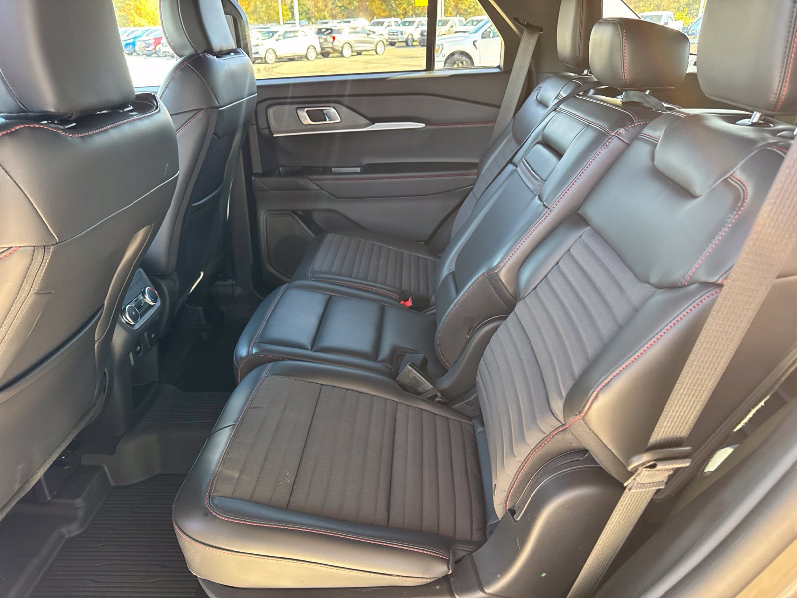 Certified 2026 Ford Explorer ST-Line w/ ST-Line Street Pack AWD/4WD image 37