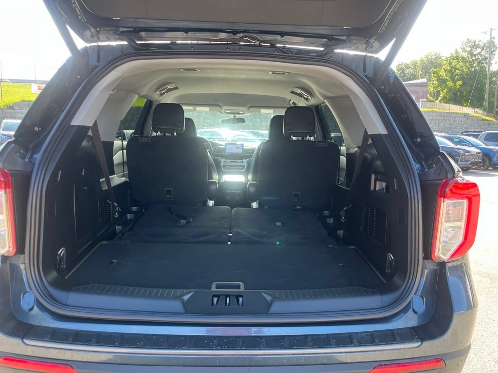 Certified 2024 Ford Explorer XLT w/ Equipment Group 202A AWD/4WD image 5