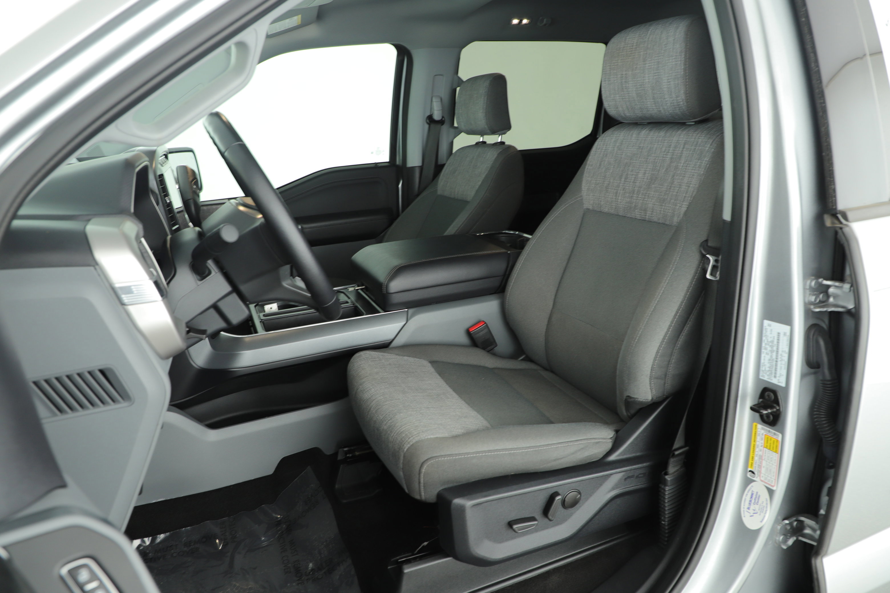 Certified 2022 Ford F150 XLT w/ Equipment Group 302A High image 9