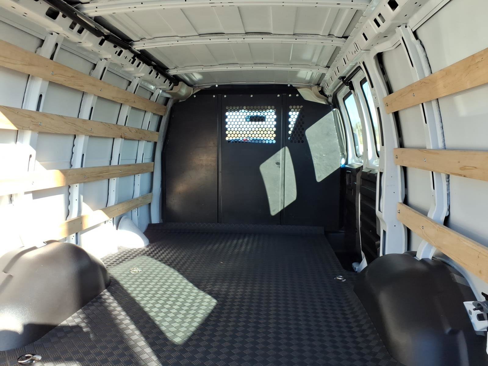 Used 2024 GMC Savana 2500 w/ Driver Convenience Package image 10