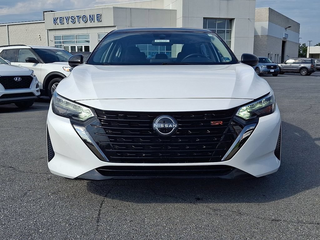 Used 2025 Nissan Sentra SR FWD image 2