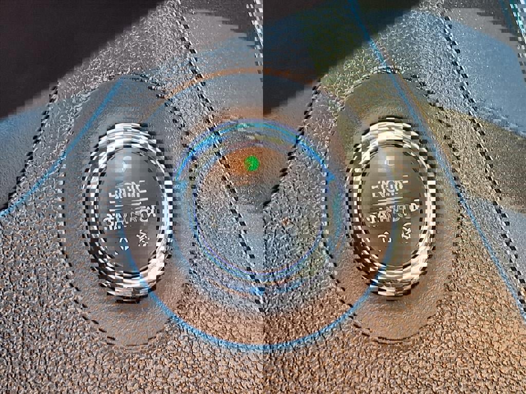 Certified 2018 Ford Explorer XLT w/ Equipment Group 202A image 22