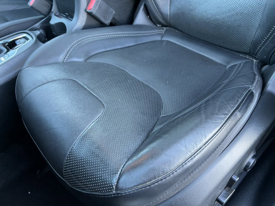 Used 2021 Jeep Cherokee Limited image 17