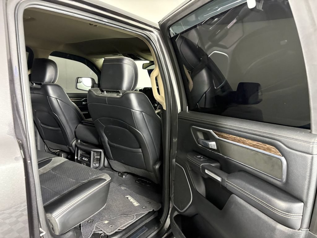 Used 2019 RAM 1500 Laramie AWD/4WD image 32