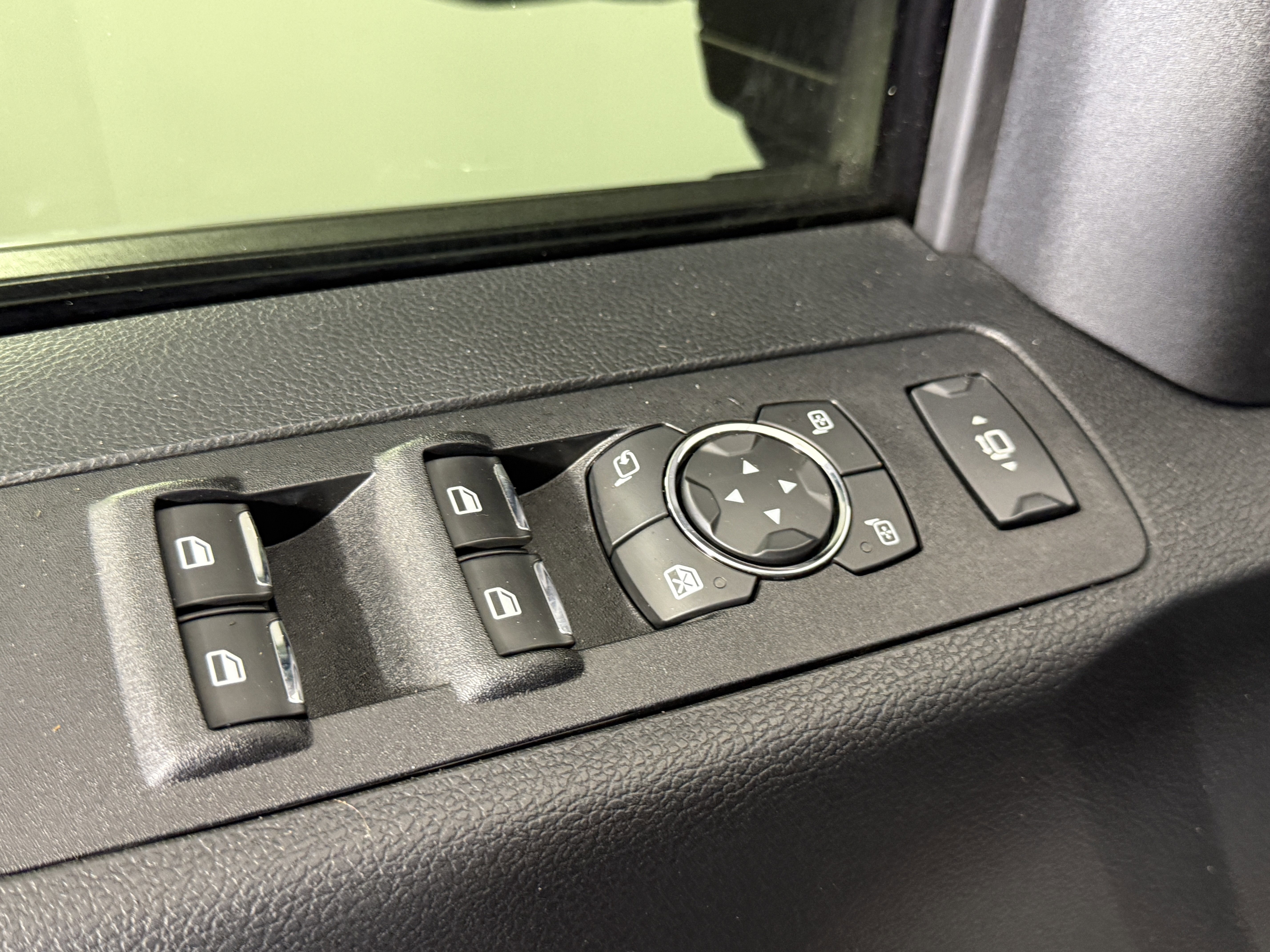 Certified 2020 Ford F250 Platinum w/ FX4 Off-Road Package image 15