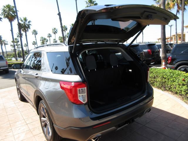 Certified 2023 Ford Explorer XLT w/ Equipment Group 202A image 6