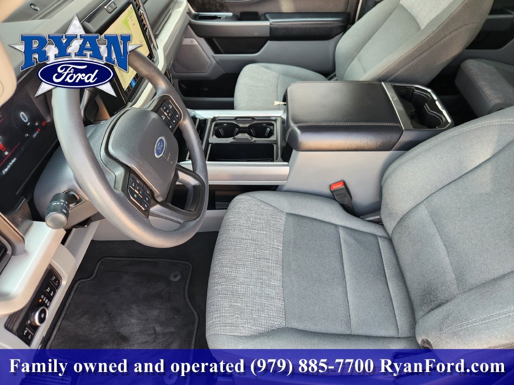 Certified 2025 Ford F250 XLT w/ Black Appearance Package AWD/4WD image 8