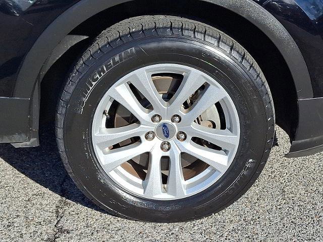 Certified 2018 Ford Explorer XLT w/ Equipment Group 202A image 8