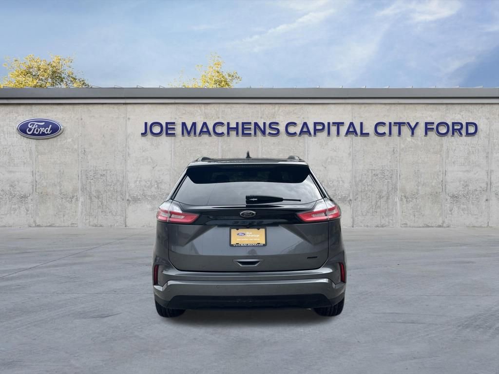 Certified 2023 Ford Edge SE w/ Black Appearance Package image 9