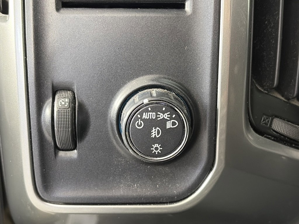 Used 2018 Chevrolet Silverado 1500 LT w/ Texas Edition image 23