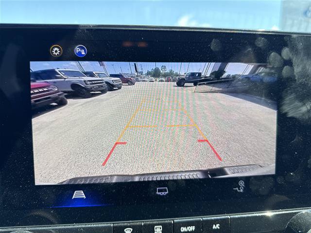 Used 2025 Chevrolet Colorado W/T w/ Advanced Trailering Package AWD/4WD image 8