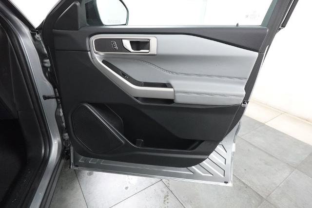 Certified 2024 Ford Explorer XLT w/ Equipment Group 202A AWD/4WD image 31