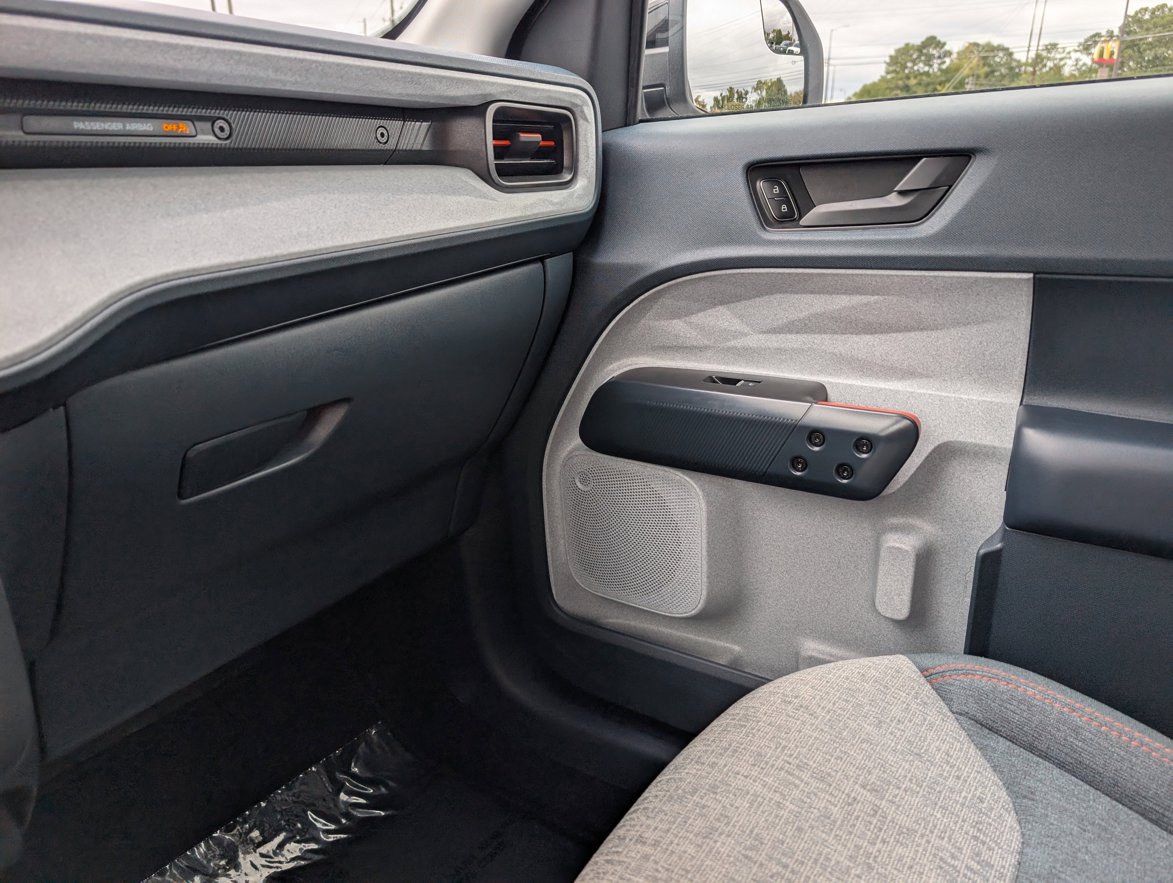 Certified 2024 Ford Maverick XLT w/ XLT Luxury Package image 30