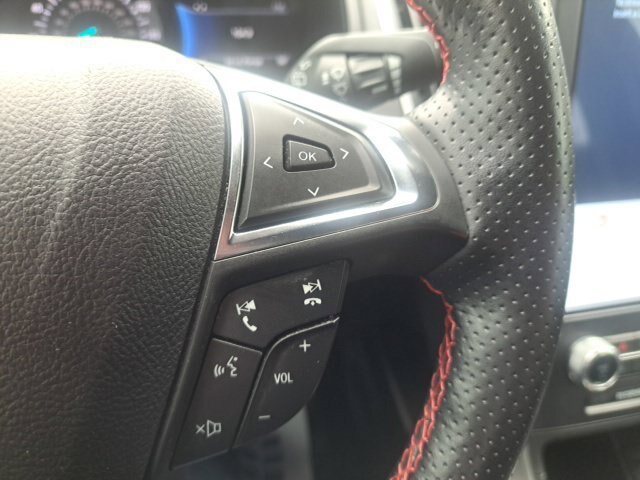 Certified 2022 Ford Edge ST-Line AWD/4WD image 16