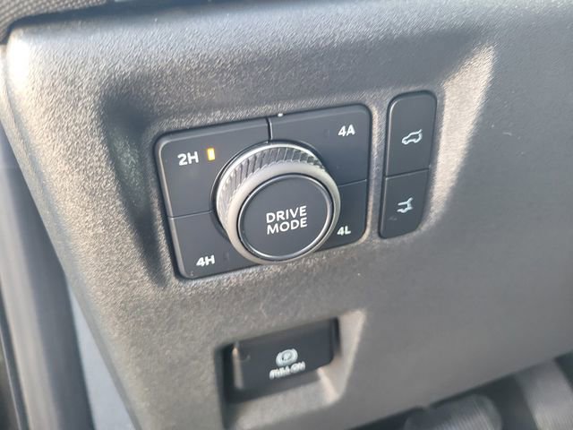 Certified 2025 Ford Expedition Active image 17